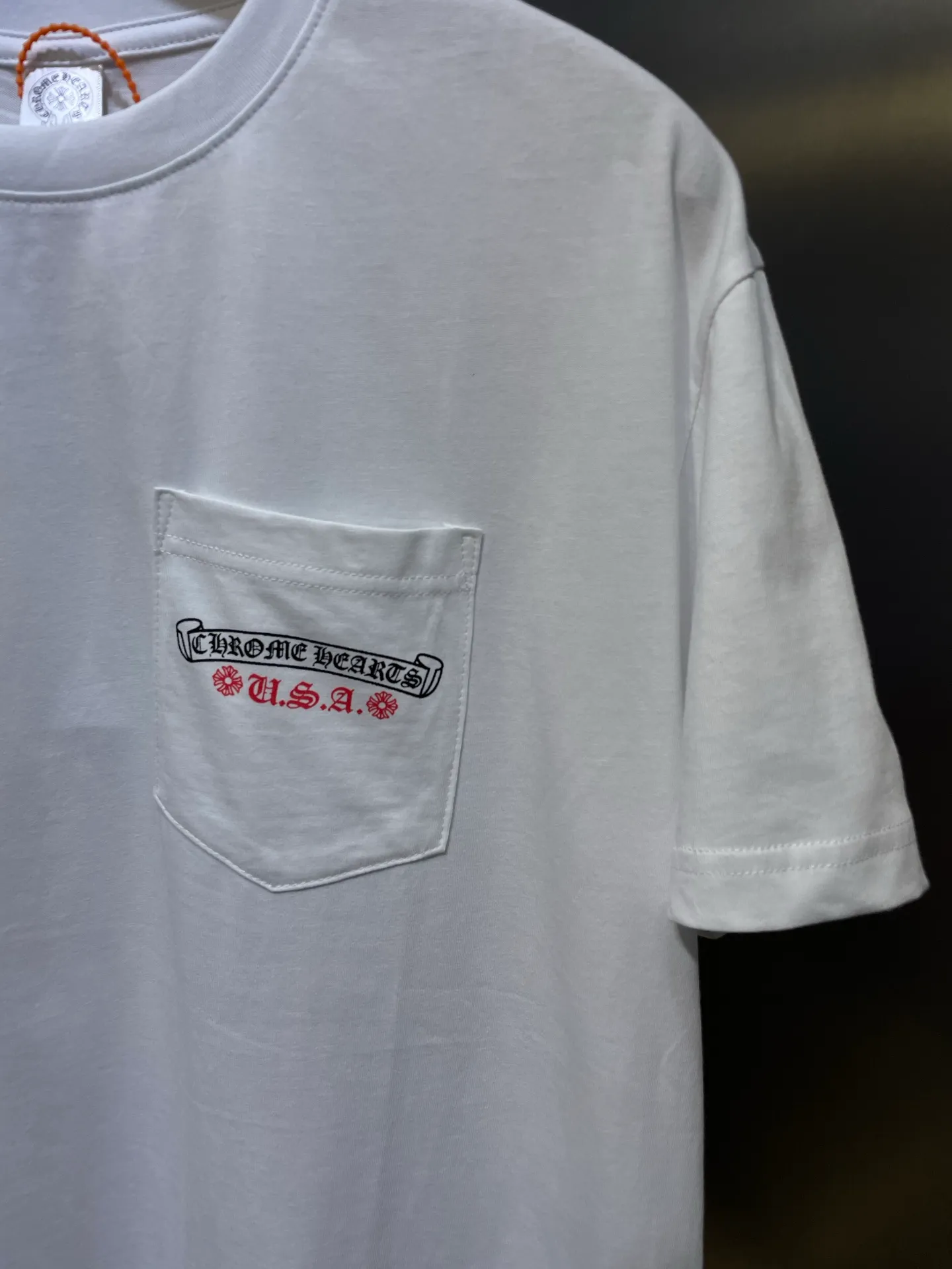 🅿️290 come hearts 🌟【Top replica】Flag scroll tee short sleeves (open version-physical counter-top luxury quality)🆚Second sale of all versions on the market. The fabric is made of 26 weave 200 grams of cotton. The printing uses a variety of printing techniques. Customized accessories. Size: s m l